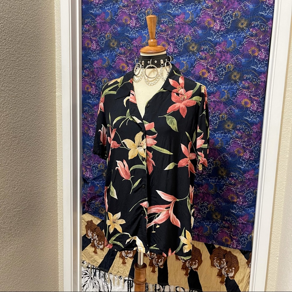 🌈 Amazing Vintage dark floral top - Picture 3 of 11